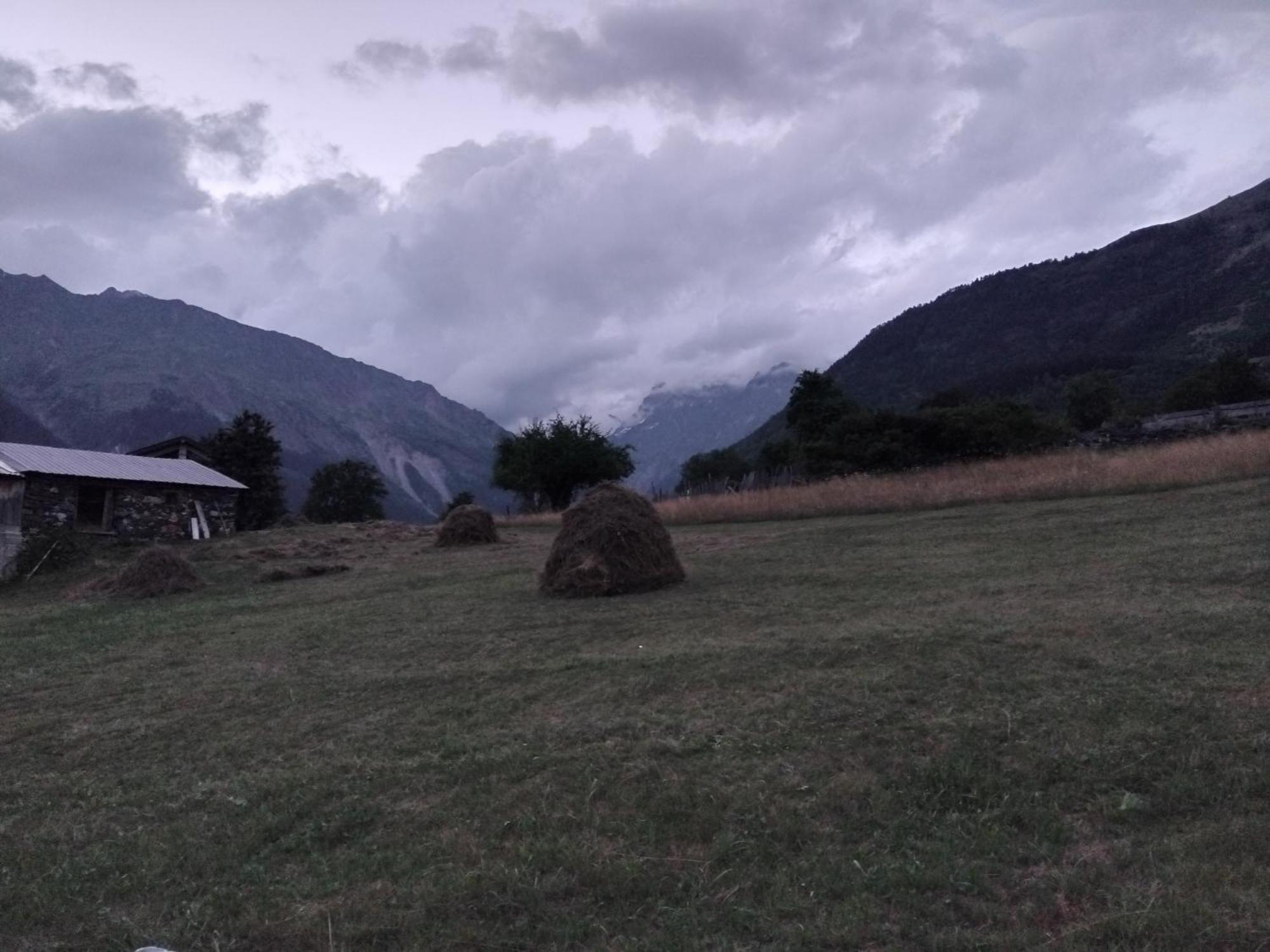 Tebdi Qor, Warm Home Mestia Exterior foto